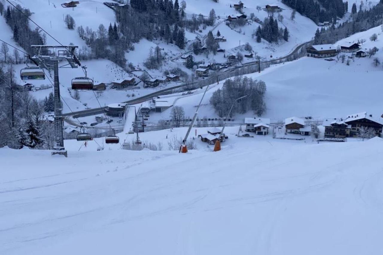 Appartement Mit Balkon Und Hallenbad Maria Alm am Steinernen Meer Bagian luar foto